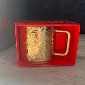 NWT Starbucks Holiday 2025 Metallic Golden Poinsettia Ceramic 14 oz Mug in Box